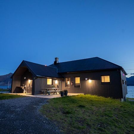 Hotel Bedehuset Basecamp Senja Skaland Esterno foto