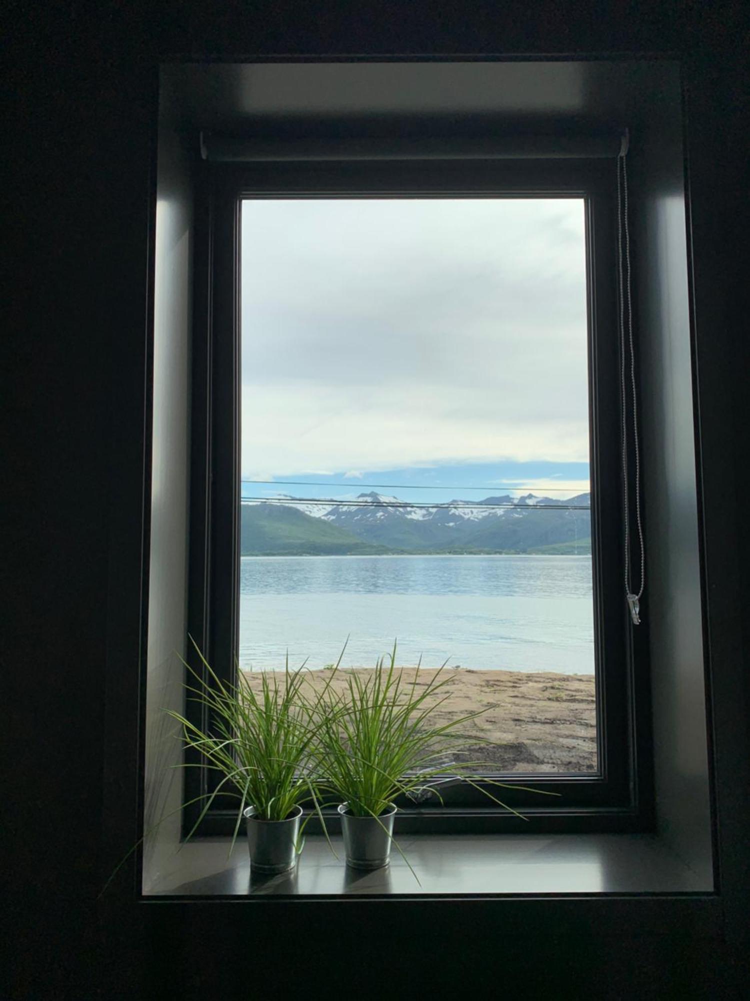 Hotel Bedehuset Basecamp Senja Skaland Esterno foto