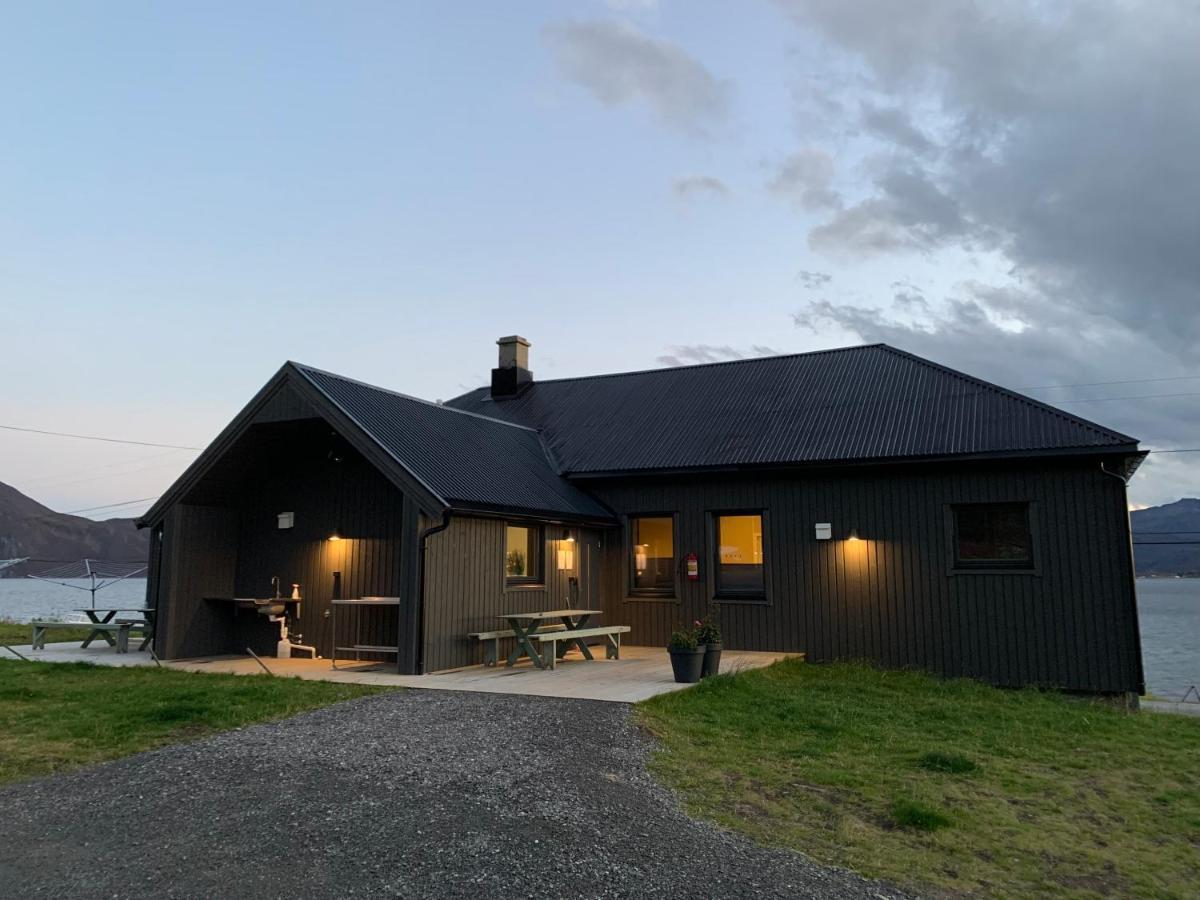 Hotel Bedehuset Basecamp Senja Skaland Esterno foto